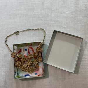 Chunky rose necklace